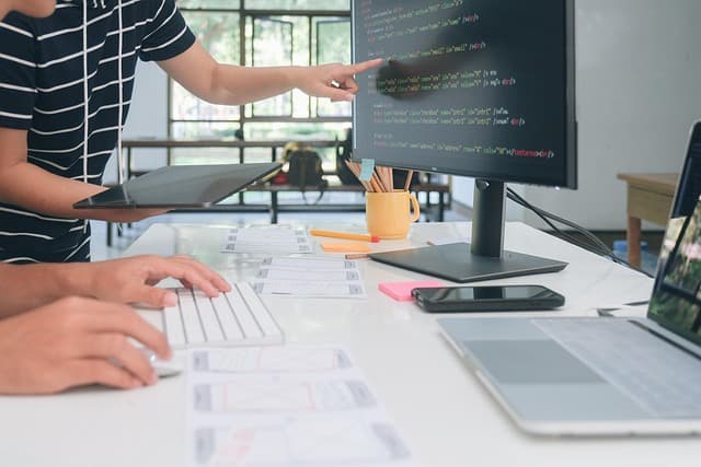 Experimenting with Web Desktop: What Can You Customize?